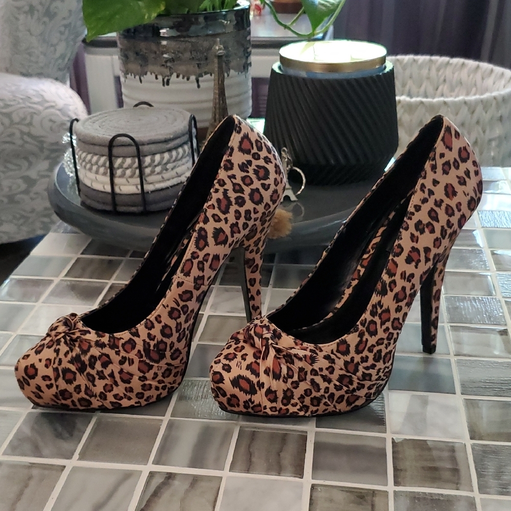 Leopard Print High Heels - Picture 3 of 6